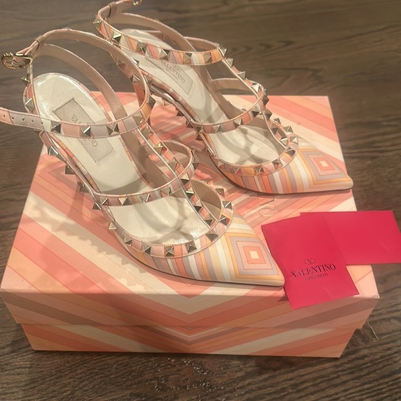 *Valentino pumps!!!-Worn once!!! - Picture 6 of 7